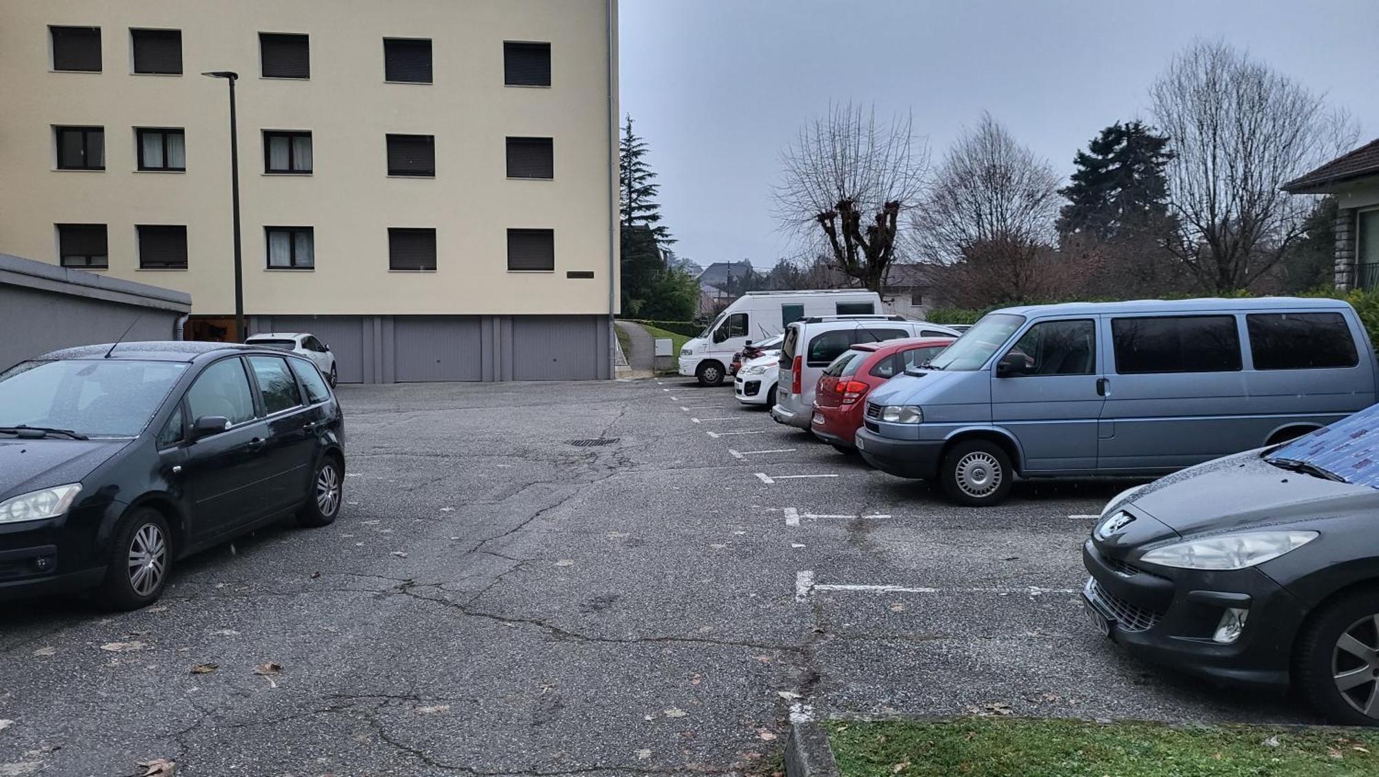 Apartamento Zen Studio Le Granier Challes Centre - Parking Exterior foto